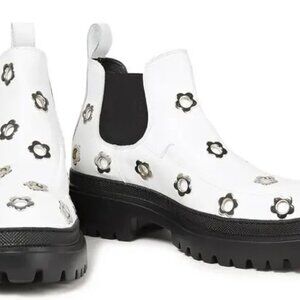 Alexander McQueen Metal Eyelet-Embellished White Leather Chelsea Boots s41 10.5